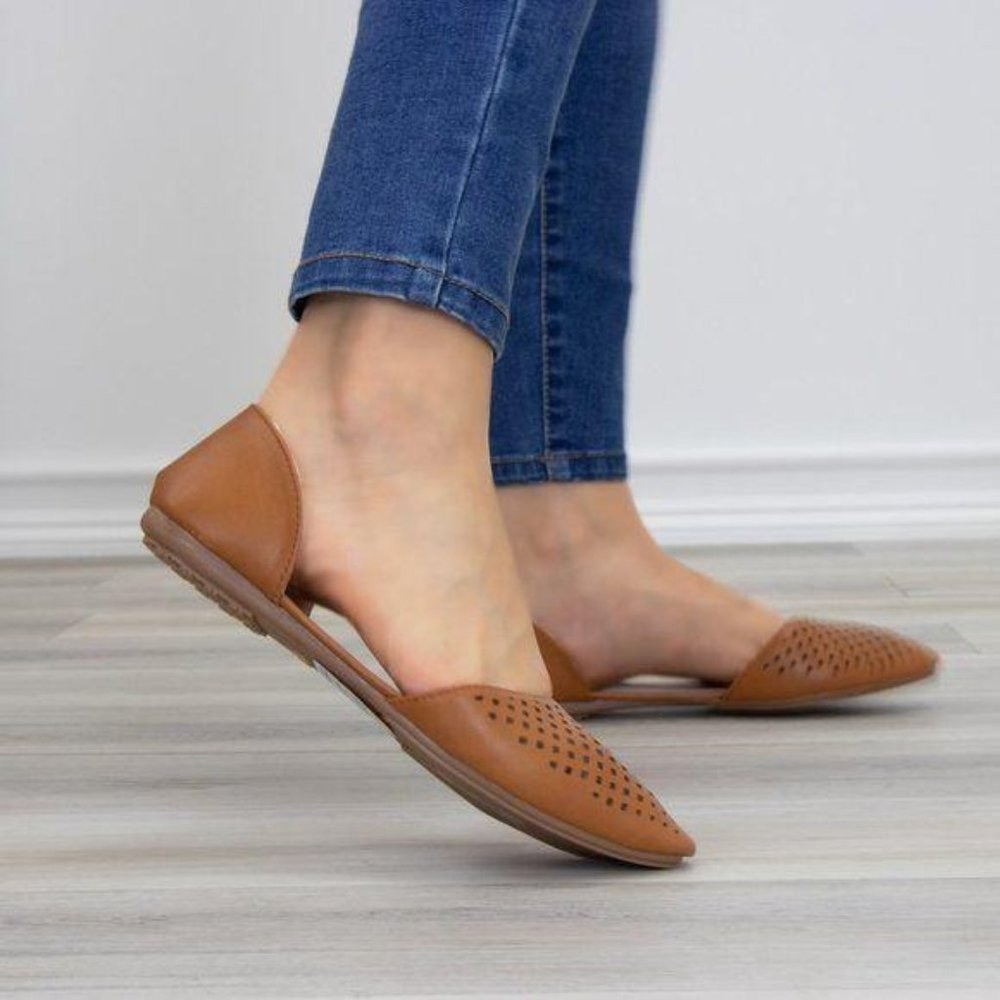 Pointed Toe Perforated Ballerina Flat - Picture 4 of 6